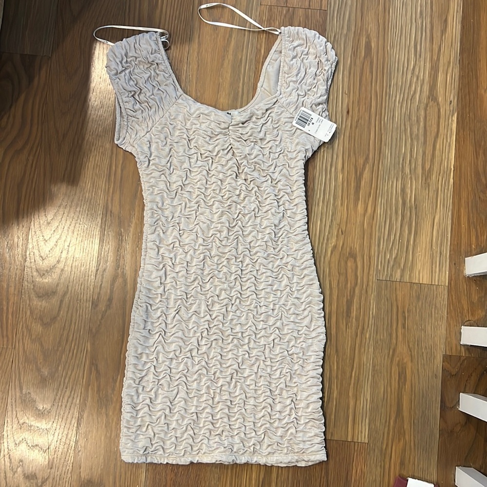 New size M Forever 21 bodycon dress in taupe